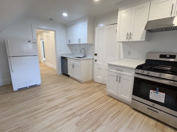 9-11 Knapp St, Somerville, Massachusetts, 1 Bedroom Bedrooms, 4 Rooms Rooms,1 BathroomBathrooms,Residential Lease,For Rent,Knapp St,73452913