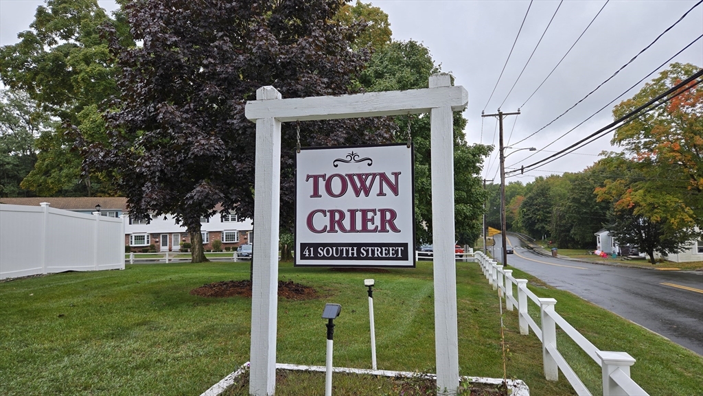 41 South St, Easthampton, Massachusetts, 2 Bedrooms Bedrooms, 4 Rooms Rooms,1.5 BathroomsBathrooms,Residential,For Sale,South St,73435508