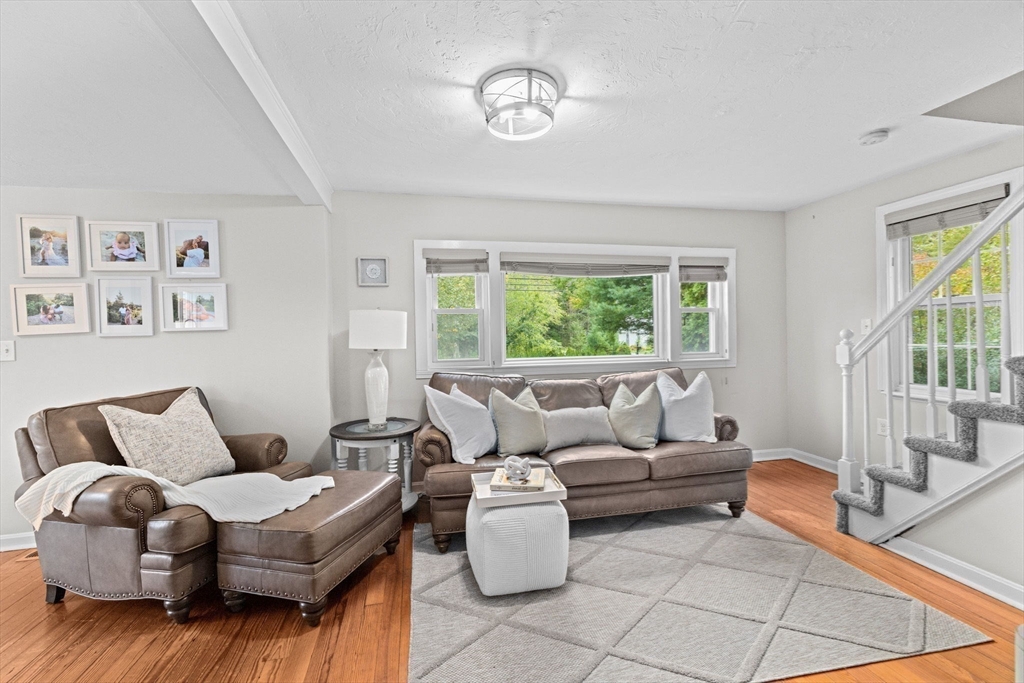 983 Webster St, Hanover, Massachusetts, 4 Bedrooms Bedrooms, 8 Rooms Rooms,1 BathroomBathrooms,Residential,For Sale,Webster St,73435355