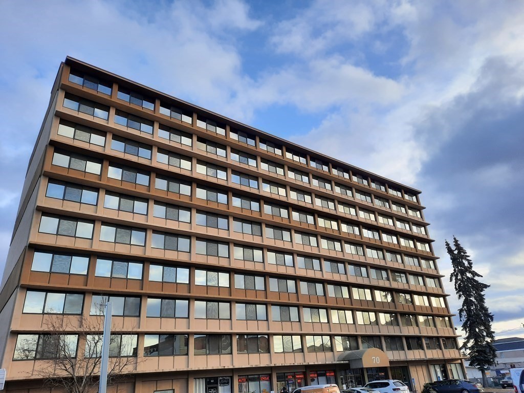 70 Southbridge St, Worcester, Massachusetts, 1 Bedroom Bedrooms, 3 Rooms Rooms,1 BathroomBathrooms,Residential,For Sale,Southbridge St,73450436