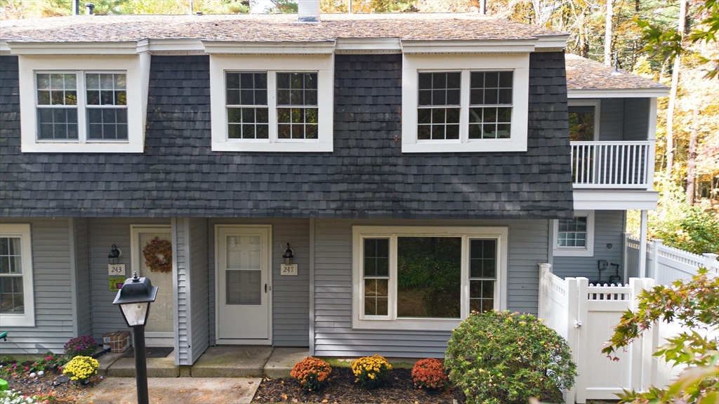 247 Edgebrook Dr, Boylston, Massachusetts, 2 Bedrooms Bedrooms, 6 Rooms Rooms,1.5 BathroomsBathrooms,Residential,For Sale,Edgebrook Dr,73444236