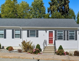 42 Rosewood Lane, Southwick, Massachusetts, 1 Bedroom Bedrooms, 3 Rooms Rooms,1 BathroomBathrooms,Residential,For Sale,Rosewood Lane,73439972