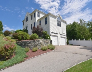 4 Chartwell Cir, Shrewsbury, Massachusetts, 4 Bedrooms Bedrooms, 9 Rooms Rooms,2.5 BathroomsBathrooms,Residential Lease,For Rent,Chartwell Cir,73446811