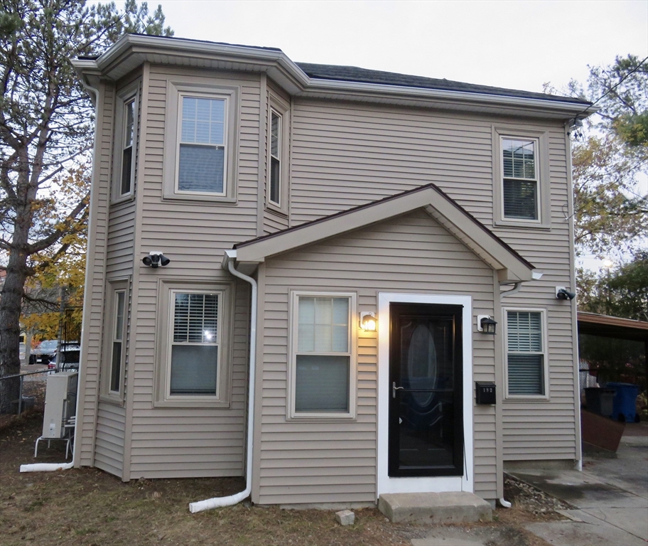 192 Willow St., Waltham, Massachusetts, 1 Bedroom Bedrooms, 4 Rooms Rooms,2 BathroomsBathrooms,Residential Lease,For Rent,Willow St.,73454189