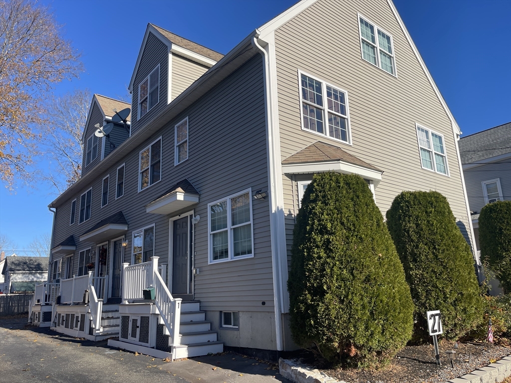 27 Fifth Ave, Haverhill, Massachusetts, 3 Bedrooms Bedrooms, 6 Rooms Rooms,1 BathroomBathrooms,Residential Lease,For Rent,Fifth Ave,73455550