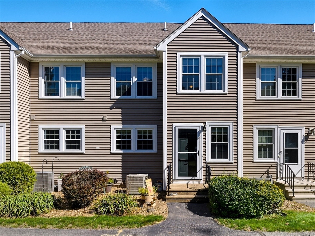 11 Hovey Pond Dr, Grafton, Massachusetts, 2 Bedrooms Bedrooms, 6 Rooms Rooms,1.5 BathroomsBathrooms,Residential,For Sale,Hovey Pond Dr,73439110