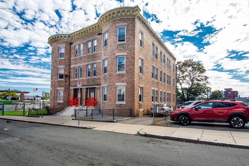 8 Arcadia St, Boston, Massachusetts, 6 Bedrooms Bedrooms, 18 Rooms Rooms,3 BathroomsBathrooms,Residential Income,For Sale,Arcadia St,73441237