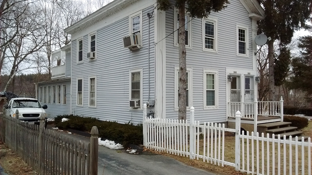 166 Sutton St, Northbridge, Massachusetts, 3 Bedrooms Bedrooms, 5 Rooms Rooms,1 BathroomBathrooms,Residential Lease,For Rent,Sutton St,73445201