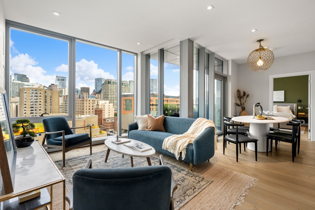 100 Shawmut Ave, Boston, Massachusetts, 2 Bedrooms Bedrooms, 6 Rooms Rooms,2 BathroomsBathrooms,Residential Lease,For Rent,Shawmut Ave,73453335