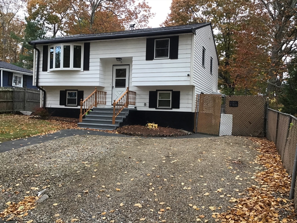 16 Bagley Rd, Holbrook, Massachusetts, 2 Bedrooms Bedrooms, 5 Rooms Rooms,1.5 BathroomsBathrooms,Residential,For Sale,Bagley Rd,73449280
