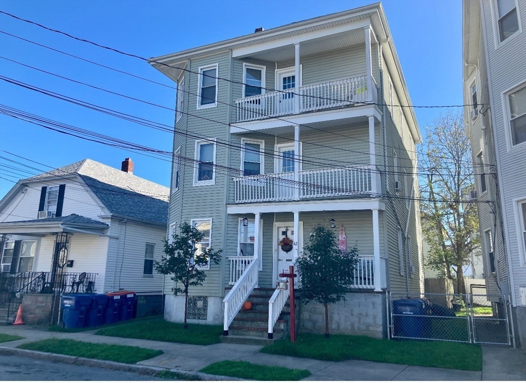 42 Princeton St., New Bedford, Massachusetts, 9 Bedrooms Bedrooms, 15 Rooms Rooms,3 BathroomsBathrooms,Residential Income,For Sale,Princeton St.,73439535