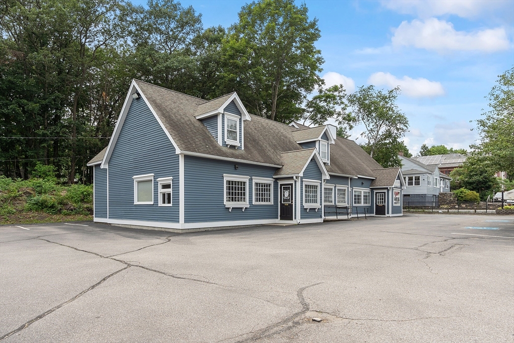 977 South St, Fitchburg, Massachusetts, ,Commercial Sale,For Sale,South St,73402576