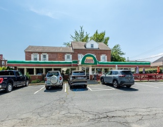 117-119 Union St, Easthampton, Massachusetts, 7 Bedrooms Bedrooms, 11 Rooms Rooms,2 BathroomsBathrooms,Residential Income,For Sale,Union St,73411181