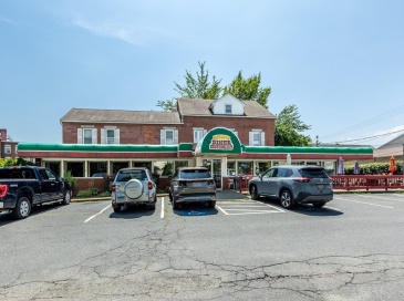 117-119 Union St, Easthampton, Massachusetts, 7 Bedrooms Bedrooms, 11 Rooms Rooms,2 BathroomsBathrooms,Residential Income,For Sale,Union St,73411181