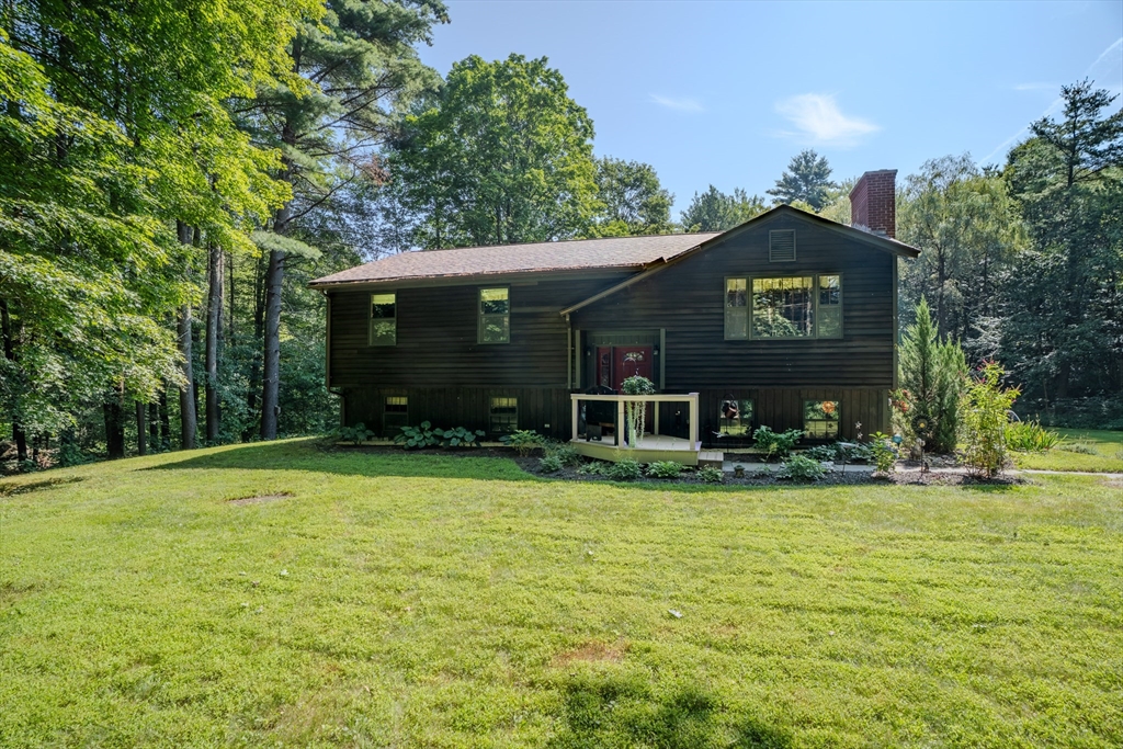 2 Gulf Road, Pelham, Massachusetts, 3 Bedrooms Bedrooms, 6 Rooms Rooms,3 BathroomsBathrooms,Residential,For Sale,Gulf Road,73418448