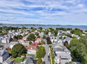 65 - 67 Davis St, Quincy, Massachusetts, 5 Bedrooms Bedrooms, 11 Rooms Rooms,2.5 BathroomsBathrooms,Residential Income,For Sale,Davis St,73433801