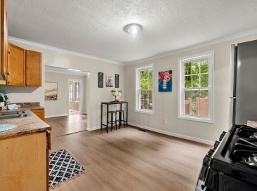 380 Riverside St, Lowell, Massachusetts, 6 Bedrooms Bedrooms, 10 Rooms Rooms,2 BathroomsBathrooms,Residential Income,For Sale,Riverside St,73443515