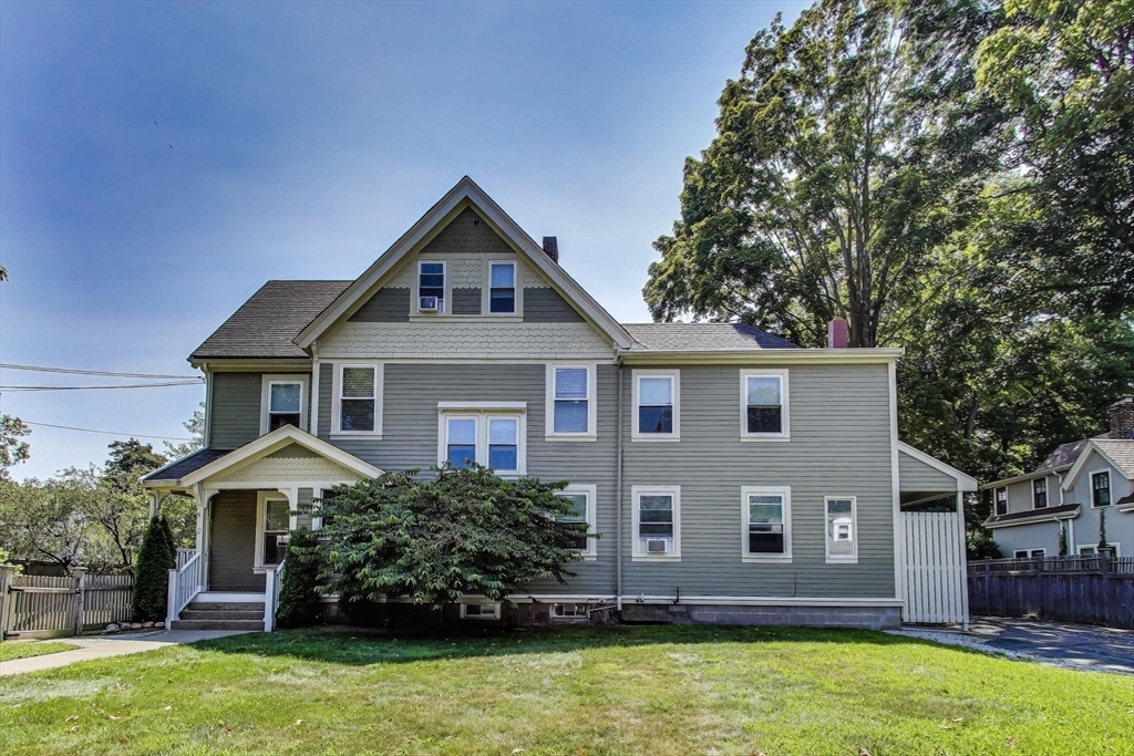 2 Elm St, Wellesley, Massachusetts, 6 Bedrooms Bedrooms, 15 Rooms Rooms,4.5 BathroomsBathrooms,Residential Income,For Sale,Elm St,73411290