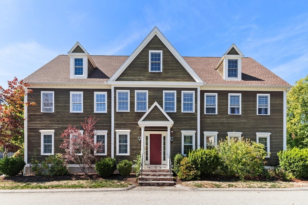 10 Olde Ipswich Way, Ipswich, Massachusetts, 3 Bedrooms Bedrooms, 7 Rooms Rooms,2.5 BathroomsBathrooms,Residential,For Sale,Olde Ipswich Way,73434959