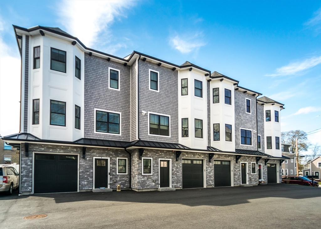 29 Cherry Street, Waltham, Massachusetts, 3 Bedrooms Bedrooms, 5 Rooms Rooms,3.5 BathroomsBathrooms,Residential,For Sale,Cherry Street,73363257