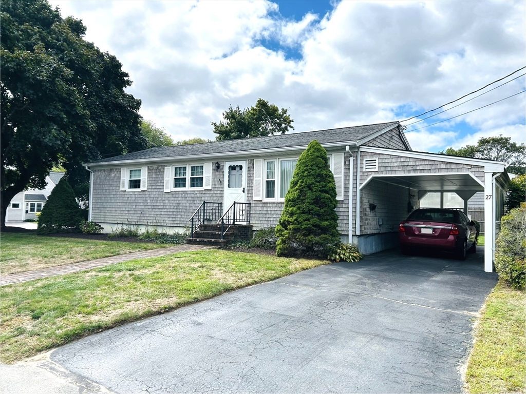 27 Brewster St, Dartmouth, Massachusetts, 3 Bedrooms Bedrooms, 5 Rooms Rooms,1.5 BathroomsBathrooms,Residential,For Sale,Brewster St,73439245