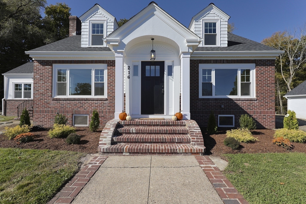 216 Anawan St, Rehoboth, Massachusetts, 3 Bedrooms Bedrooms, 8 Rooms Rooms,2 BathroomsBathrooms,Residential,For Sale,Anawan St,73442923