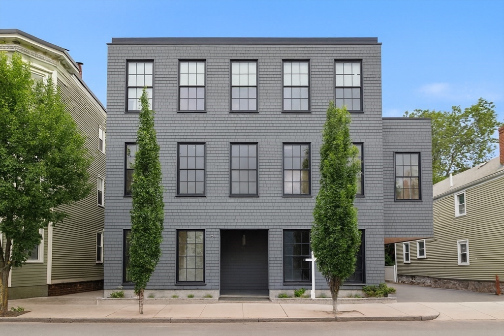 618 East 2nd St, Boston, Massachusetts, 2 Bedrooms Bedrooms, 8 Rooms Rooms,2 BathroomsBathrooms,Residential Lease,For Rent,East 2nd St,73445631