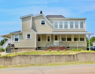 68-78 Crescent Avenue, Stoughton, Massachusetts, 4 Bedrooms Bedrooms, 8 Rooms Rooms,2 BathroomsBathrooms,Residential Income,For Sale,Crescent Avenue,73403915