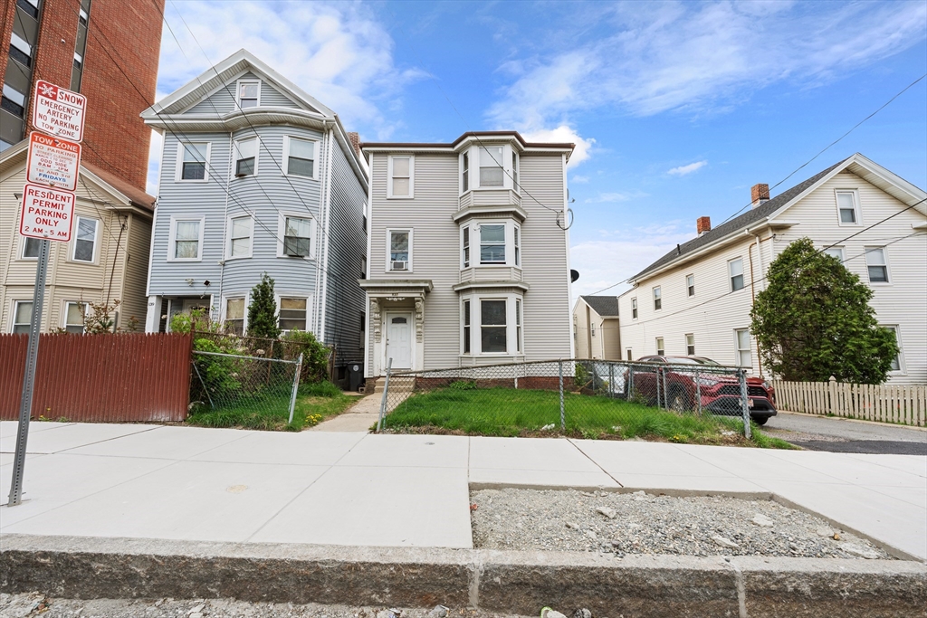 837 Broadway, Chelsea, Massachusetts, 6 Bedrooms Bedrooms, 15 Rooms Rooms,3 BathroomsBathrooms,Residential Income,For Sale,Broadway,73432164