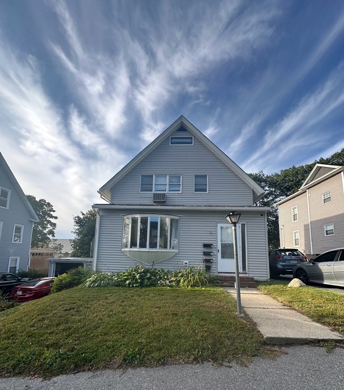11 Chadwick Street, Worcester, Massachusetts, 5 Bedrooms Bedrooms, 12 Rooms Rooms,3.5 BathroomsBathrooms,Residential Income,For Sale,Chadwick Street,73429216