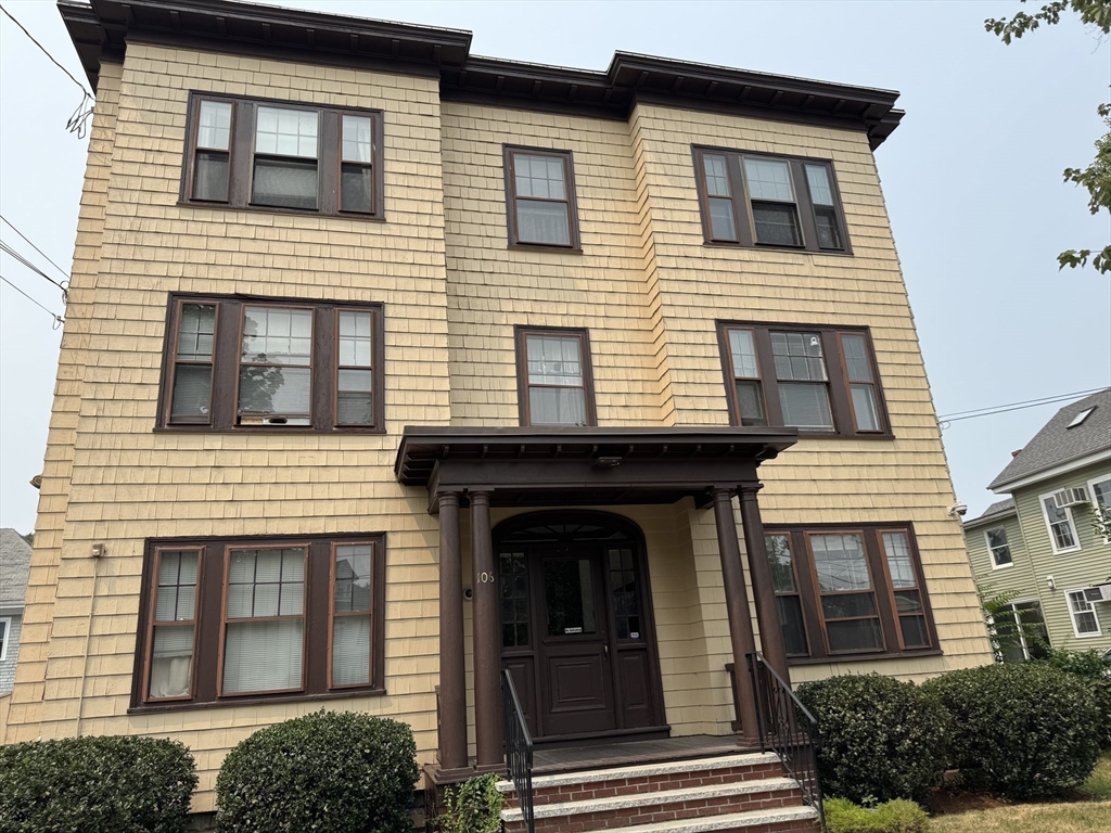 106 Kenoza Avenue, Haverhill, Massachusetts, 1 Bedroom Bedrooms, 4 Rooms Rooms,1 BathroomBathrooms,Residential Lease,For Rent,Kenoza Avenue,73415889