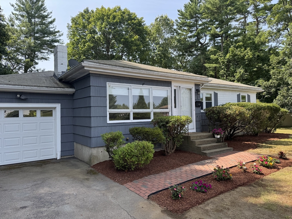 4 West Street, Sharon, Massachusetts, 3 Bedrooms Bedrooms, 7 Rooms Rooms,1.5 BathroomsBathrooms,Residential Lease,For Rent,West Street,73457488