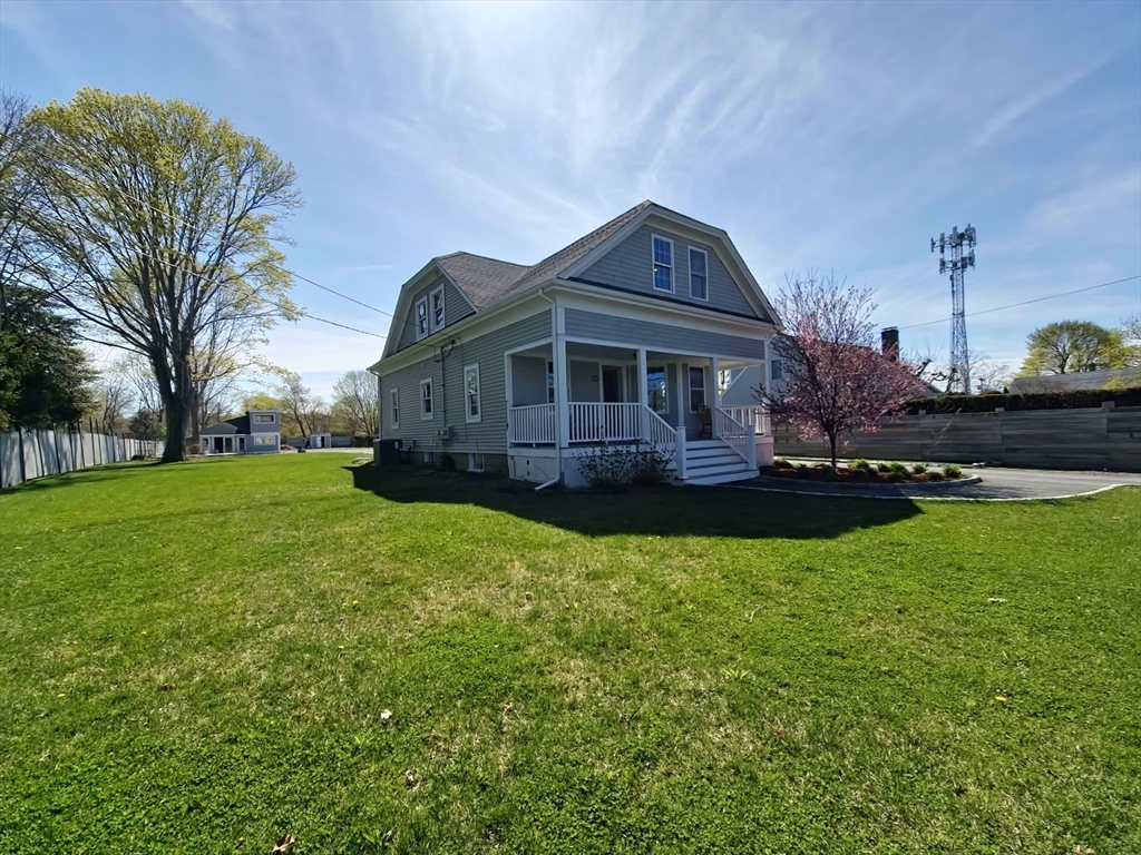 23 Old Barnstable Rd, Falmouth, Massachusetts, 5 Bedrooms Bedrooms, 8 Rooms Rooms,3 BathroomsBathrooms,Residential Income,For Sale,Old Barnstable Rd,73365731