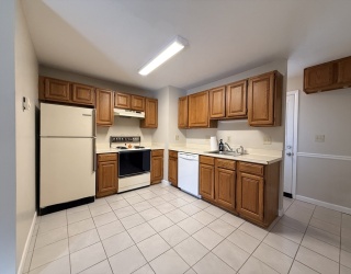 19 Maple Ave, Shrewsbury, Massachusetts, 1 Bedroom Bedrooms, 3 Rooms Rooms,1 BathroomBathrooms,Residential Lease,For Rent,Maple Ave,73455953