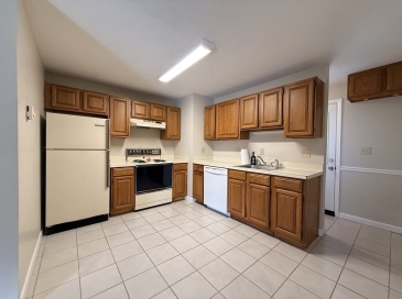 19 Maple Ave, Shrewsbury, Massachusetts, 1 Bedroom Bedrooms, 3 Rooms Rooms,1 BathroomBathrooms,Residential Lease,For Rent,Maple Ave,73455953