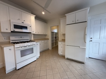 10 Grovenor Rd, Boston, Massachusetts, 2 Bedrooms Bedrooms, 5 Rooms Rooms,1 BathroomBathrooms,Residential Lease,For Rent,Grovenor Rd,73433590 10 Grovenor Rd, Boston, Massachusetts, 2 Bedrooms Bedrooms, 5 Rooms Rooms,1 BathroomBathrooms,Residential Lease,For Rent,Grovenor Rd,73433590