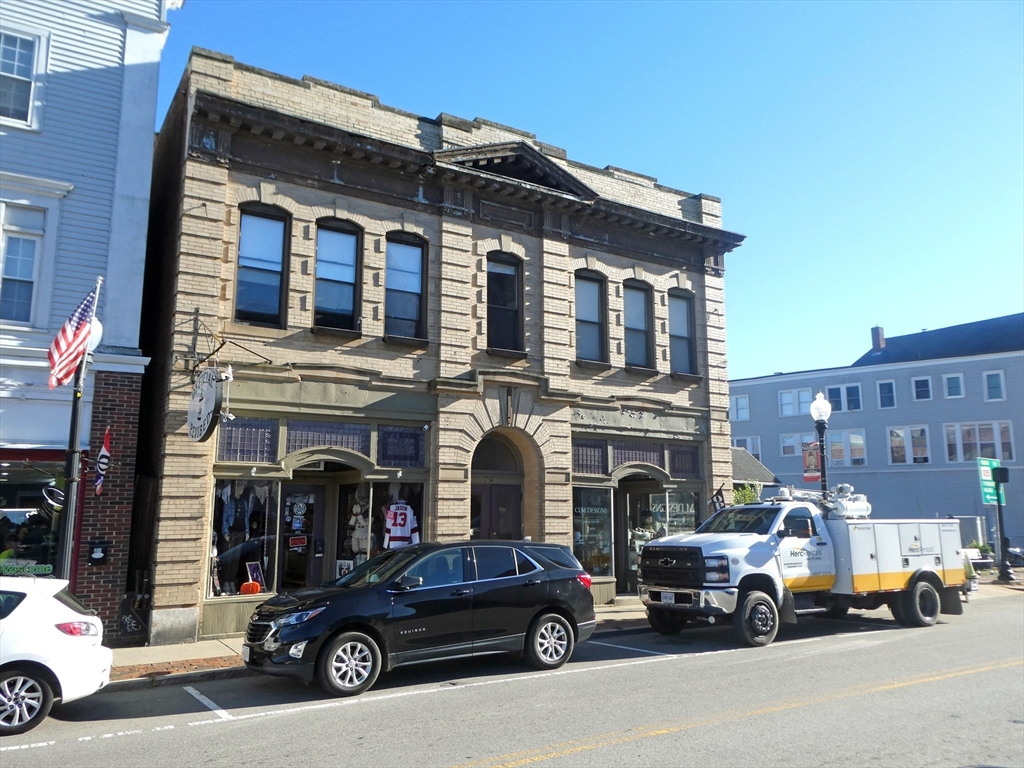 13 North Main Street, Middleboro, Massachusetts, 2 Bedrooms Bedrooms, 4 Rooms Rooms,1 BathroomBathrooms,Residential Lease,For Rent,North Main Street,73448120