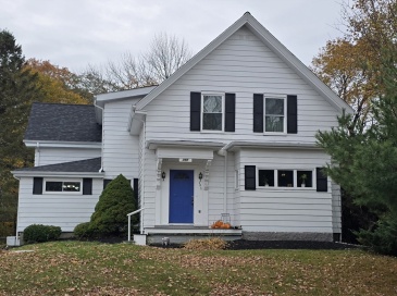 195 Plymouth, Holbrook, Massachusetts, 2 Bedrooms Bedrooms, 5 Rooms Rooms,1 BathroomBathrooms,Residential Lease,For Rent,Plymouth,73453009