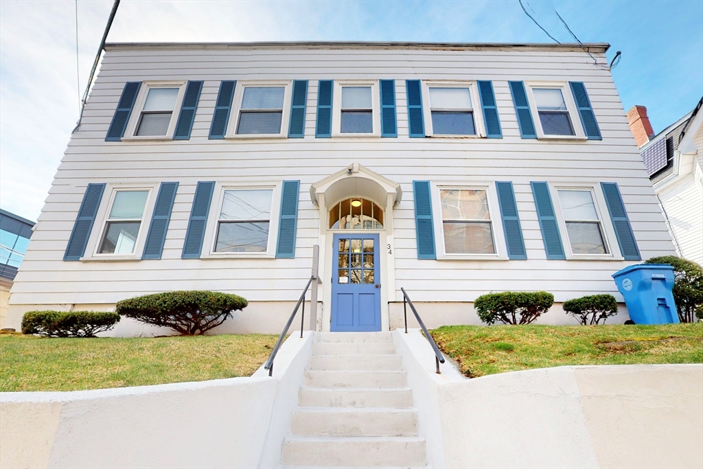 34 Crescent, Waltham, Massachusetts, 3 Rooms Rooms,1 BathroomBathrooms,Residential Lease,For Rent,Crescent,73437381