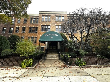 40 Jamaicaway, Boston, Massachusetts, 2 Bedrooms Bedrooms, 4 Rooms Rooms,1 BathroomBathrooms,Residential Lease,For Rent,Jamaicaway,73449874