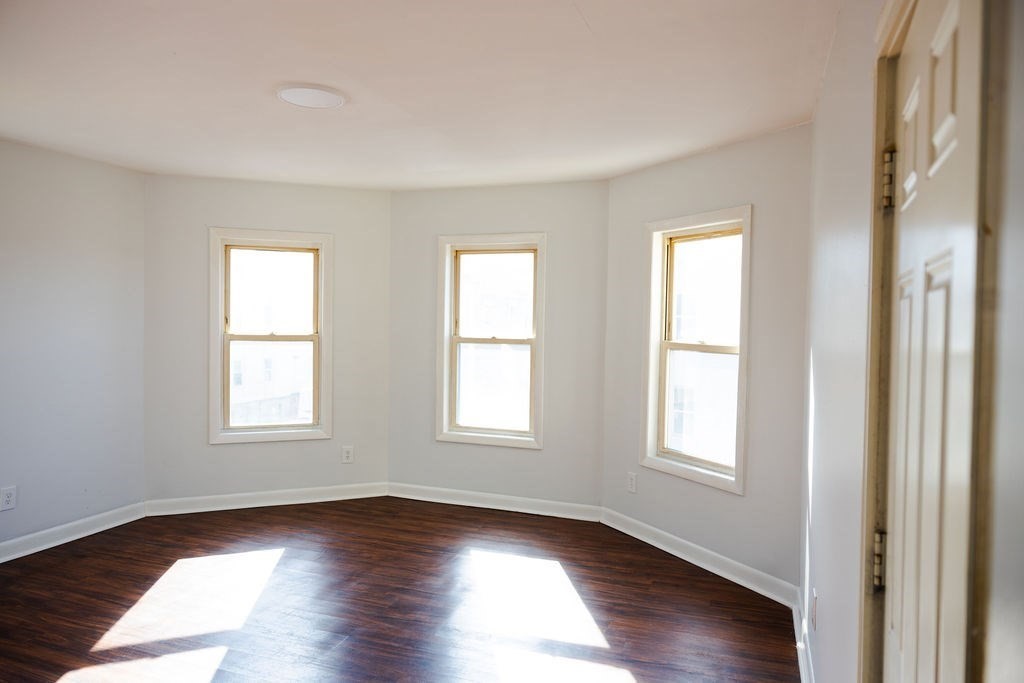 27 Columbia, Worcester, Massachusetts, 2 Bedrooms Bedrooms, 5 Rooms Rooms,1 BathroomBathrooms,Residential Lease,For Rent,Columbia,73456565