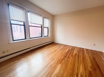 1242 Commonwealth Ave, Boston, Massachusetts, 3 Rooms Rooms,1 BathroomBathrooms,Residential Lease,For Rent,Commonwealth Ave,73451099