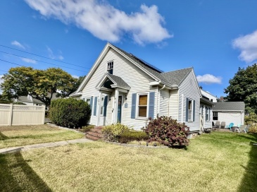 815 Lynnfield St, Lynn, Massachusetts, 2 Bedrooms Bedrooms, 6 Rooms Rooms,1 BathroomBathrooms,Residential Lease,For Rent,Lynnfield St,73449885 815 Lynnfield St, Lynn, Massachusetts, 2 Bedrooms Bedrooms, 6 Rooms Rooms,1 BathroomBathrooms,Residential Lease,For Rent,Lynnfield St,73449885