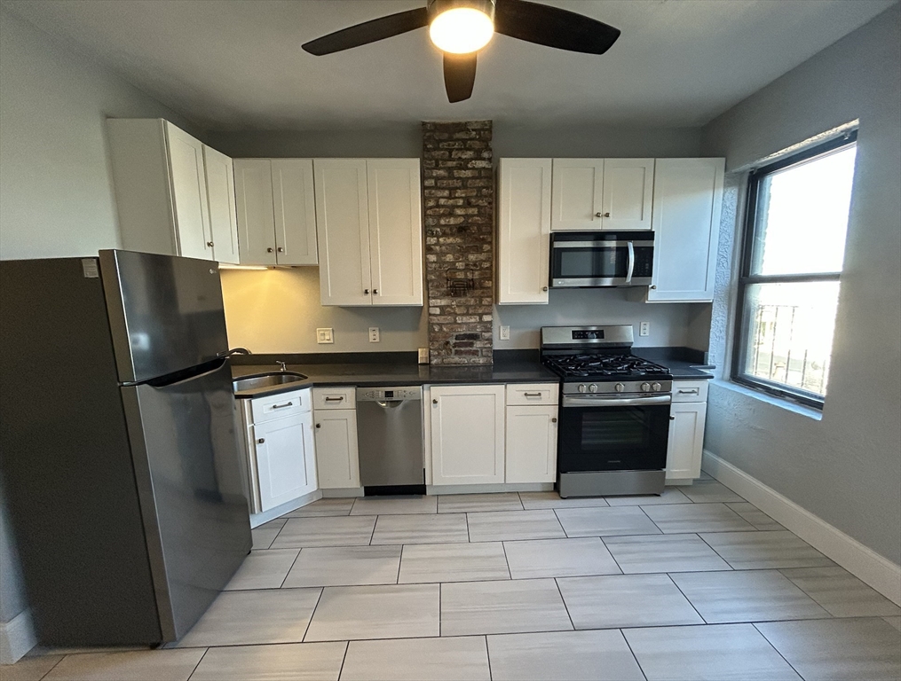 34 Shelby, Boston, Massachusetts, 2 Bedrooms Bedrooms, 5 Rooms Rooms,1 BathroomBathrooms,Residential Lease,For Rent,Shelby,73447417