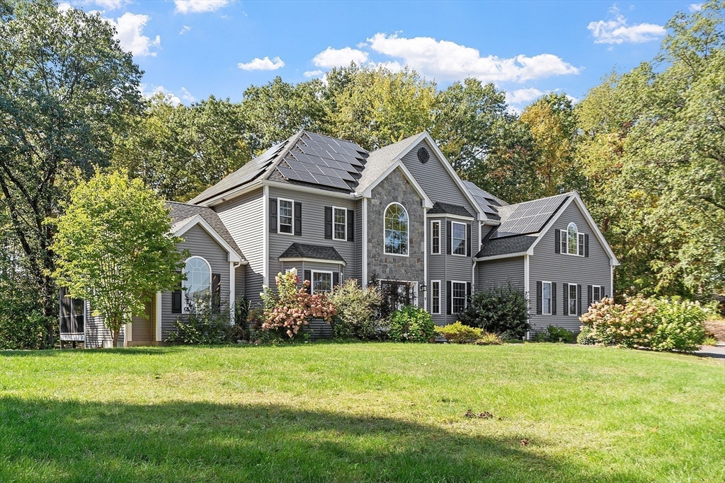 9 Winter Hill Rd, Lunenburg, Massachusetts, 4 Bedrooms Bedrooms, 8 Rooms Rooms,4 BathroomsBathrooms,Residential,For Sale,Winter Hill Rd,73435649