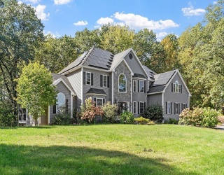 9 Winter Hill Rd, Lunenburg, Massachusetts, 4 Bedrooms Bedrooms, 8 Rooms Rooms,4 BathroomsBathrooms,Residential,For Sale,Winter Hill Rd,73435649