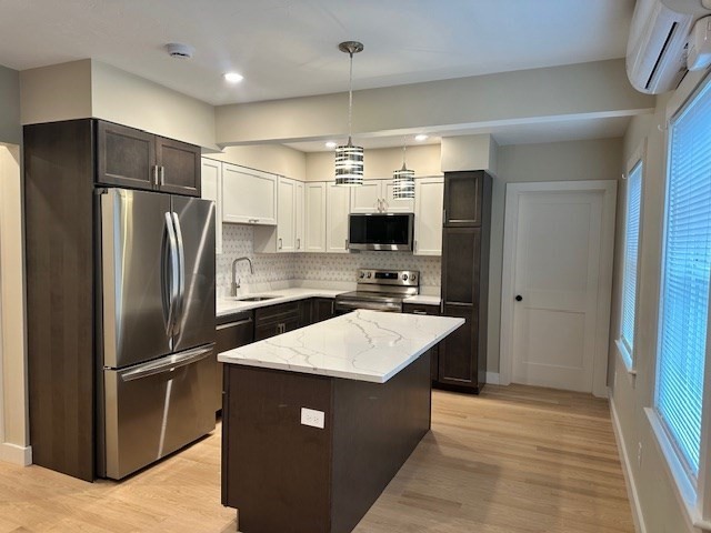 70 Summer St, Kingston, Massachusetts, 1 Bedroom Bedrooms, 2 Rooms Rooms,1 BathroomBathrooms,Residential Lease,For Rent,Summer St,73456665