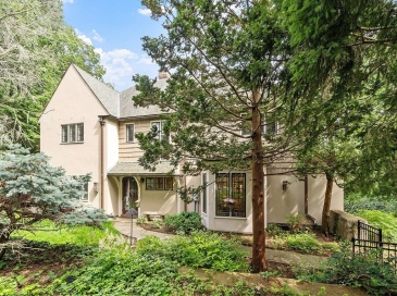 455 Puritan Rd, Swampscott, Massachusetts, 5 Bedrooms Bedrooms, 11 Rooms Rooms,3.5 BathroomsBathrooms,Residential,For Sale,Puritan Rd,73401292