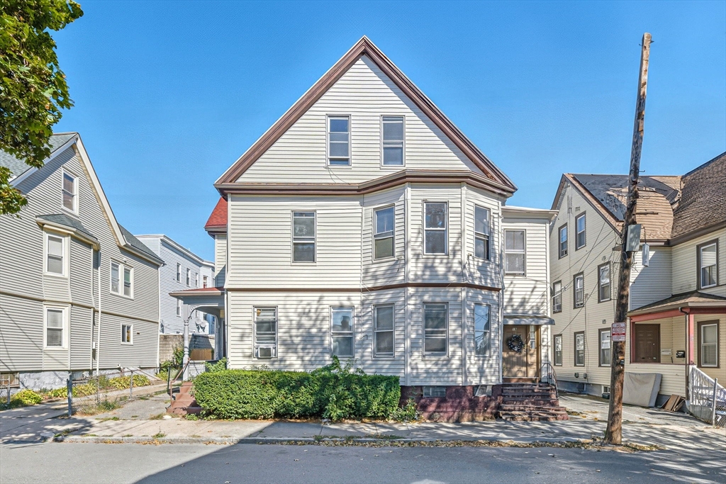 19-21 Wolcott St, Malden, Massachusetts, 9 Bedrooms Bedrooms, 13 Rooms Rooms,4 BathroomsBathrooms,Residential Income,For Sale,Wolcott St,73439927