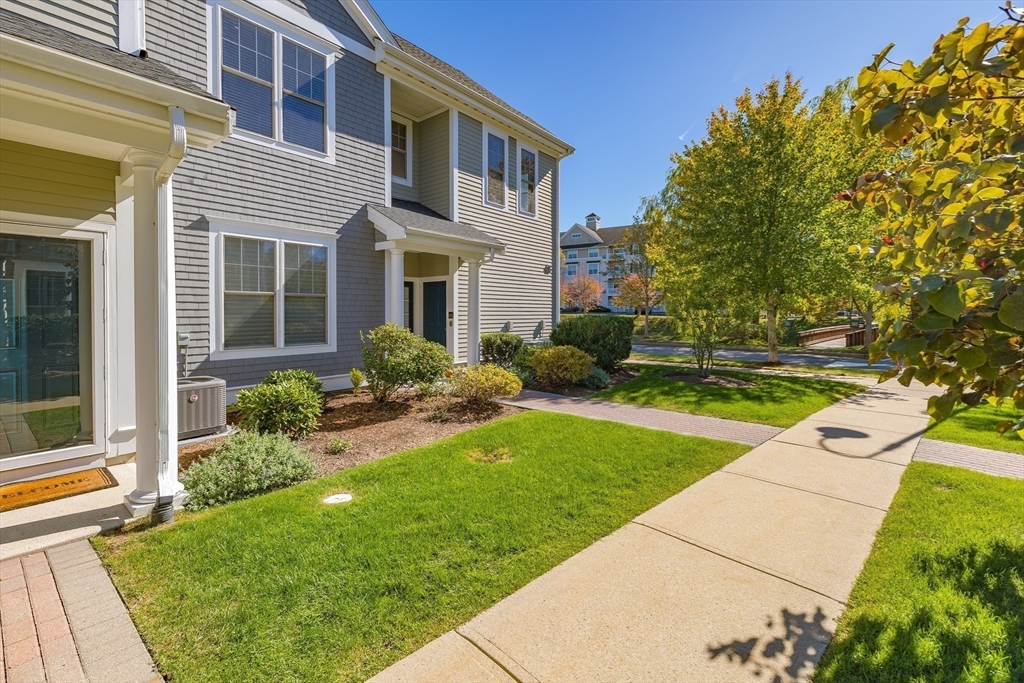 48 Seven Springs Lane, Burlington, Massachusetts, 2 Bedrooms Bedrooms, 5 Rooms Rooms,2 BathroomsBathrooms,Residential,For Sale,Seven Springs Lane,73443369